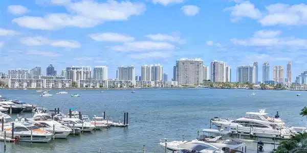 17111 Biscayne Blvd