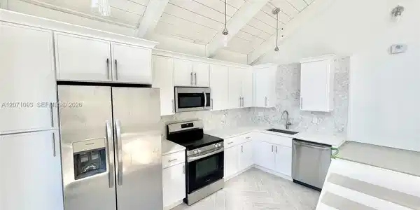 Image 2: Kitchen