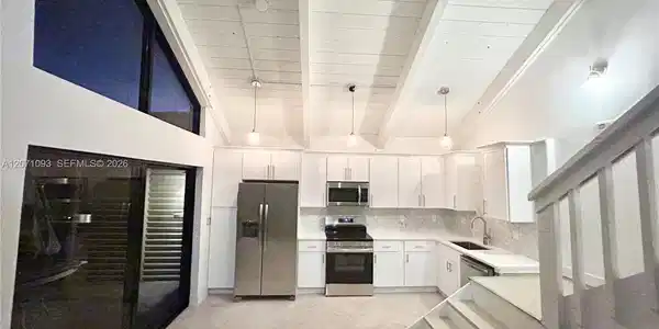 Image 3: Kitchen