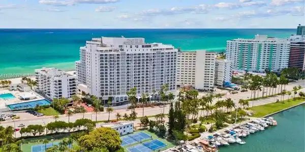 5401 Collins Ave.