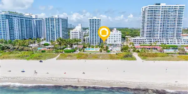 2457 Collins Ave