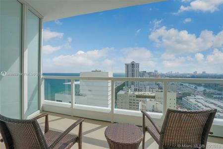 4391 Collins Ave