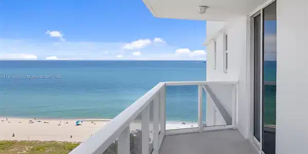 2401 Collins Ave