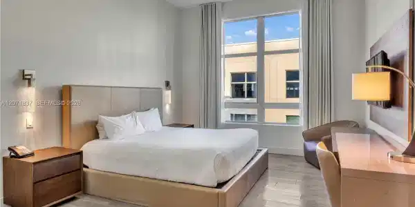 777 N Ocean Dr
