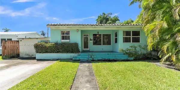 1146 Polk St