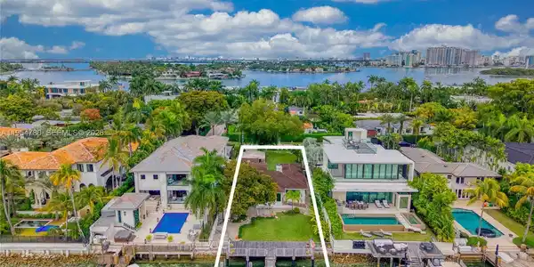 170 S Hibiscus Dr