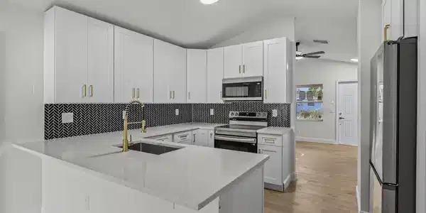 945 SE Forrest Park
