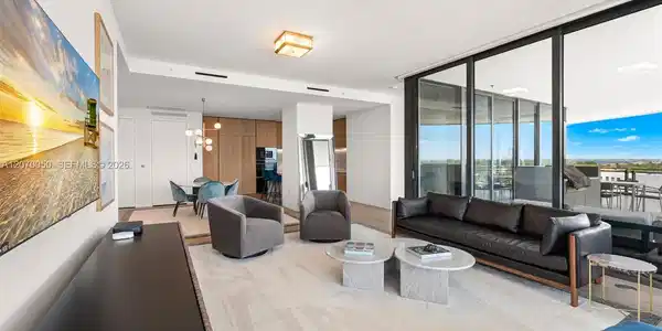 Image 3: Great Room