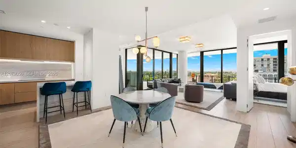Image 4: Great Room