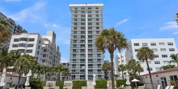 2457 Collins Ave