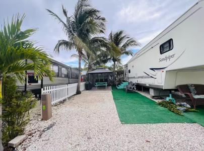 325 Calusa St #5
