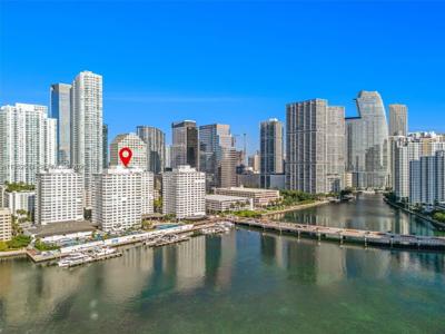 905 Brickell Bay Dr