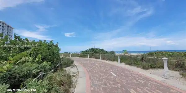 335 Ocean Dr