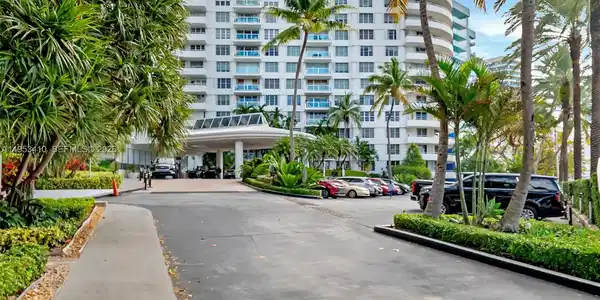 5151 Collins Ave
