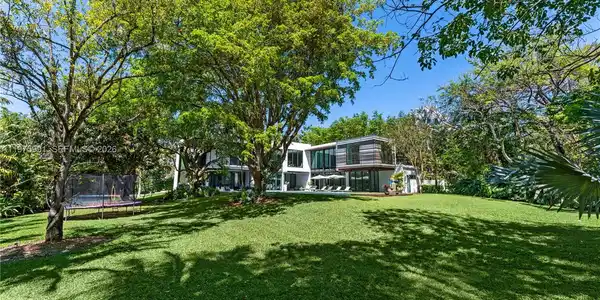 12220 Rock Garden Ln