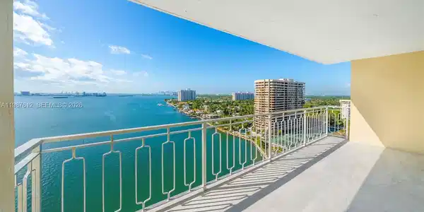 11111 Biscayne Blvd