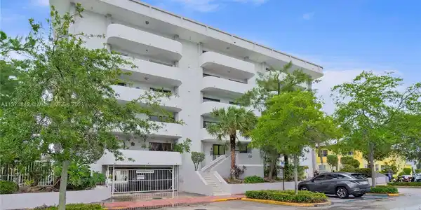 130 S Shore Dr Unit 6C