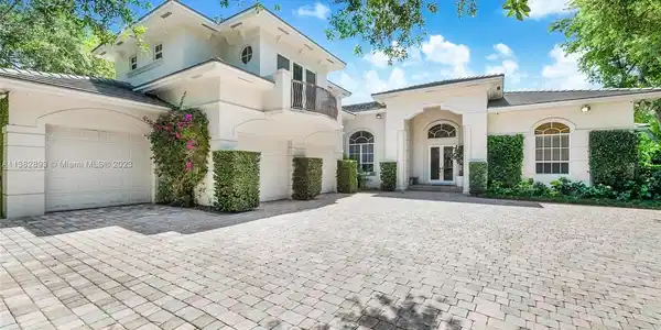 12205 Vista Ln