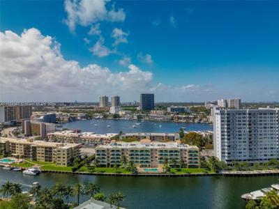 201 Golden Isles Dr