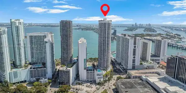1750 N Bayshore Dr