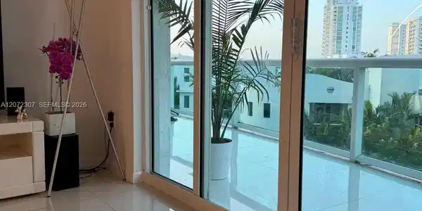 Image 2: hurricane proof
