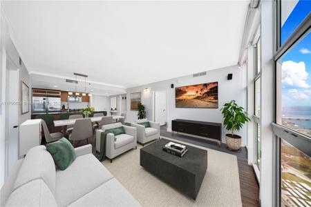 50 Biscayne Blvd