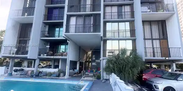 7899 NE Bayshore Ct