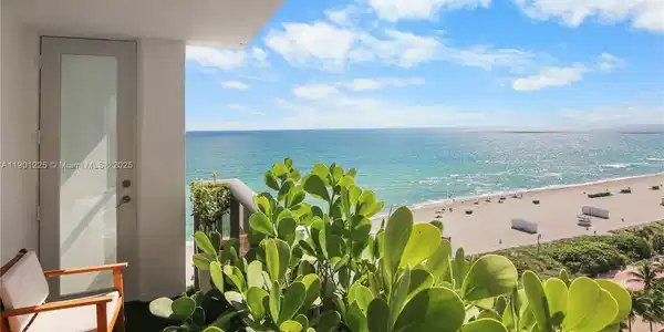 6039 Collins Ave