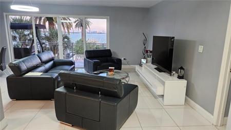 11111 Biscayne Blvd