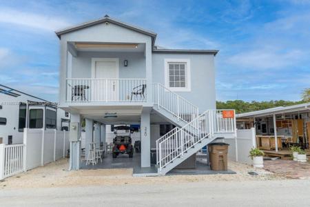 325 Calusa St #320