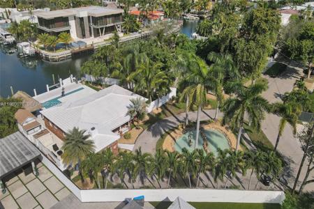 1995 N Hibiscus Dr