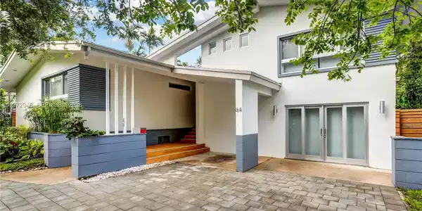 84 Bay Heights Dr