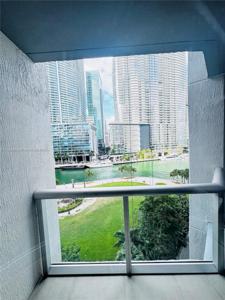 475 Brickell Ave