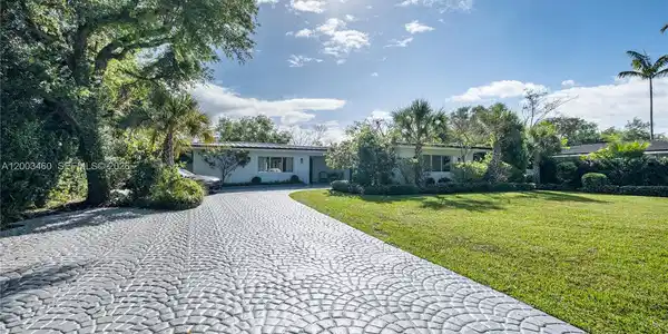 10235 SW 58th Ct