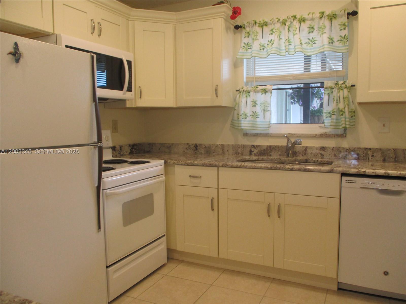 Image 4: WHITE APPLIANCES