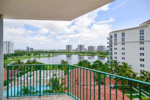 19900 E Country Club Dr Unit 1112