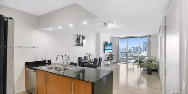 1750 N Bayshore Dr