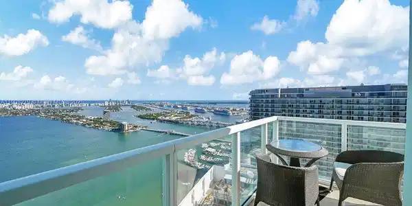 1900 N Bayshore Dr