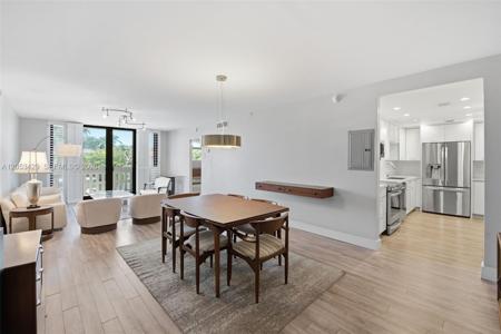 90 Edgewater Dr