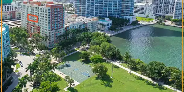 2000 N Bayshore Dr