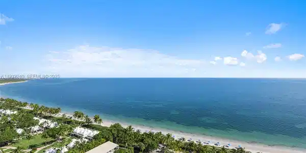 Image 2: Resort lifestyle, sandy beaches in Key Biscayne