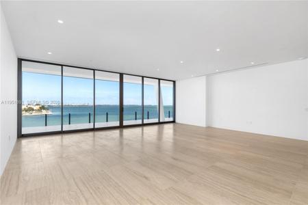 5 Grove Isle Dr