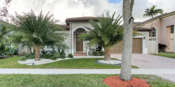 1481 NE 40th Ave