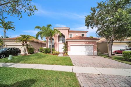 1202 NE 37th Pl