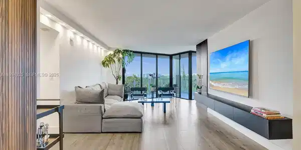 1000 Quayside Ter