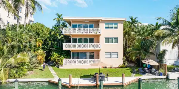 10110 W Bay Harbor Dr