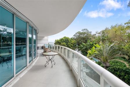 2127 Brickell Ave