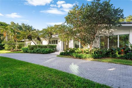 12220 Pine Needle Ln