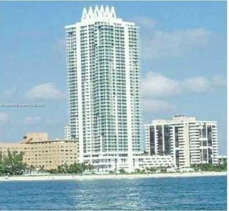 6365 Collins Ave