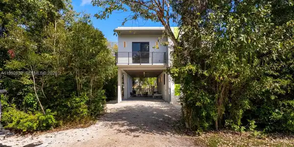 20 Coral Dr